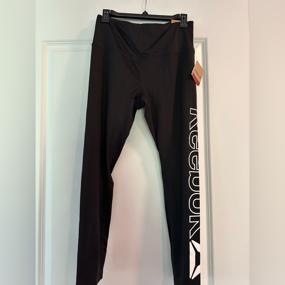 Reebok High Rise 7/8 black Leggings size M